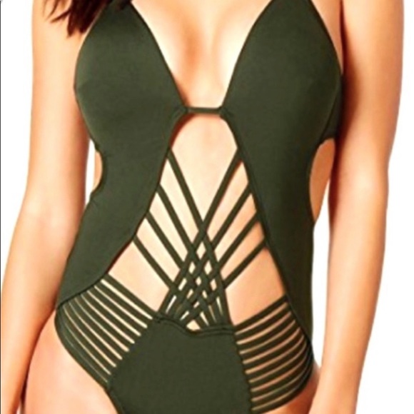 Kenneth Cole Sexy Army Swimsuit 🔥 - Picture 2 of 5